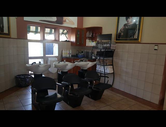 M² BUILDING FOR SALE IN VANDERBIJLPARK SE 3